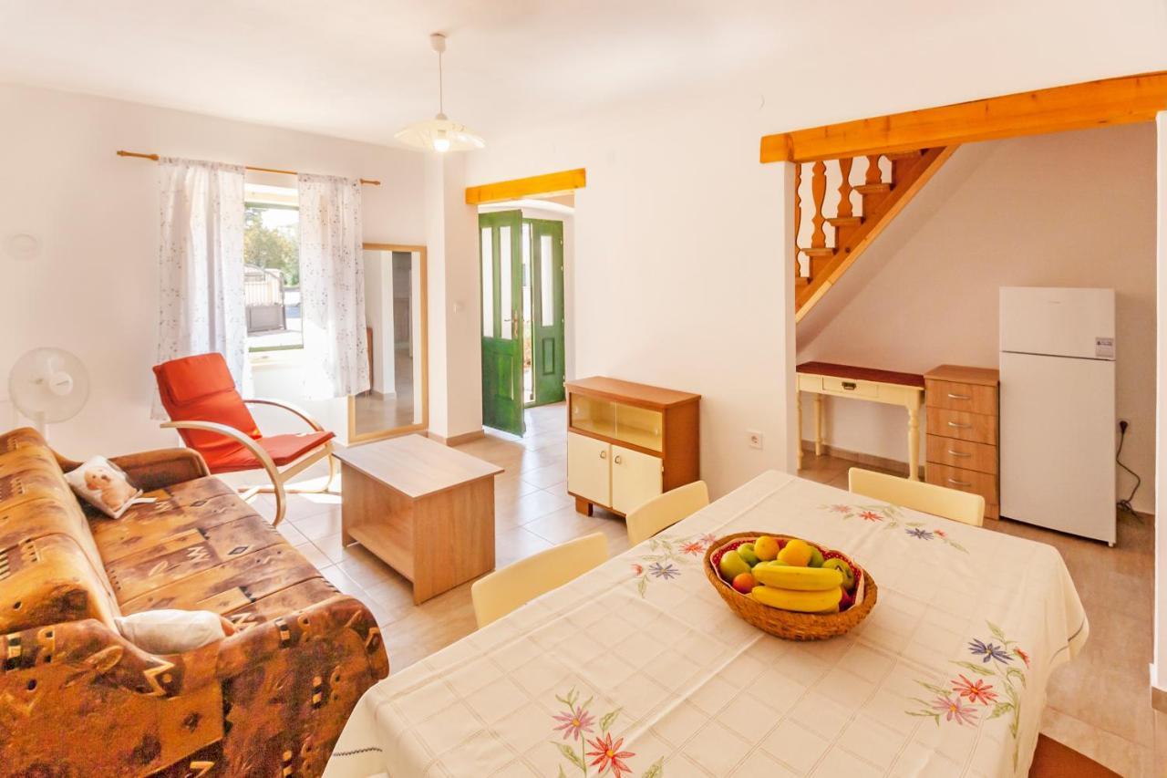 House Krizanic In Marcana, Istria, With 2 Apartments, Total 9 Guests מראה חיצוני תמונה