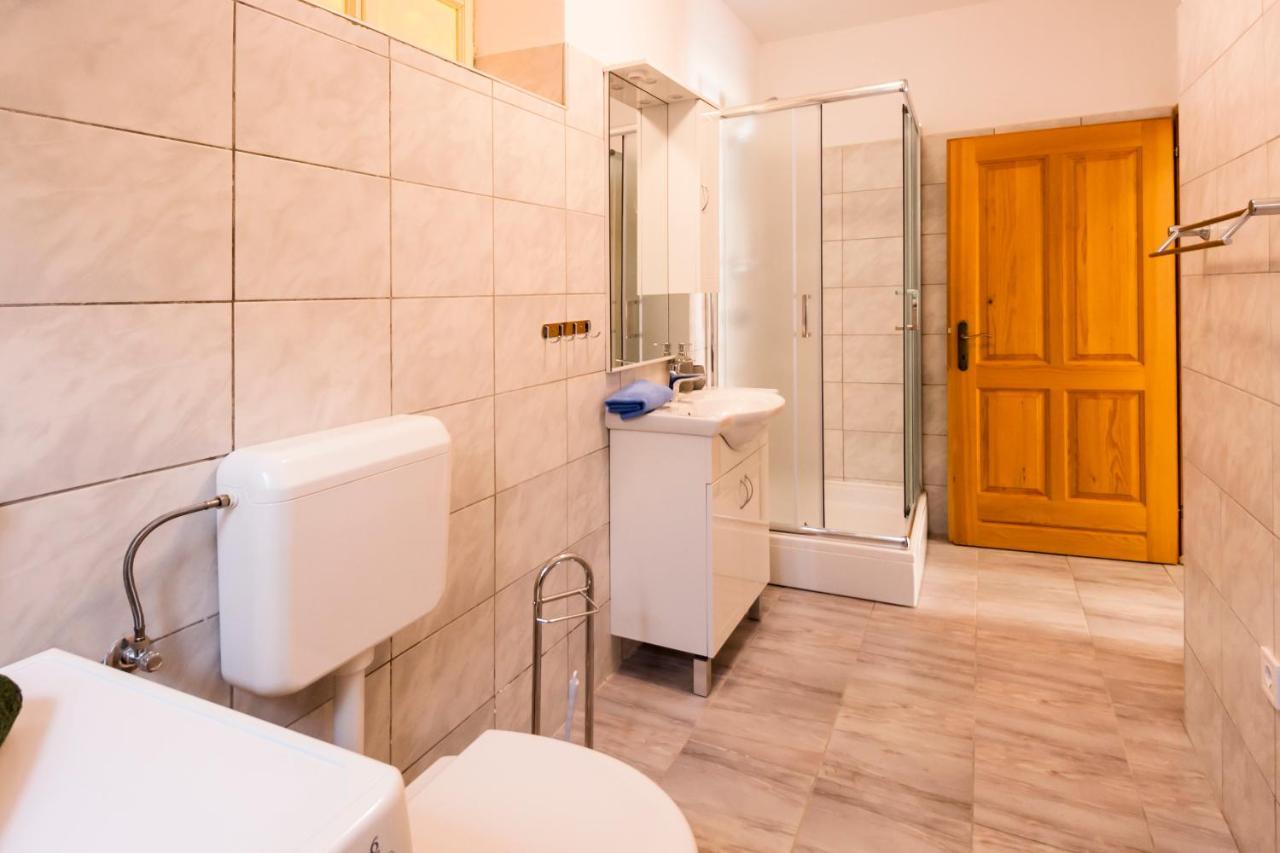 House Krizanic In Marcana, Istria, With 2 Apartments, Total 9 Guests מראה חיצוני תמונה