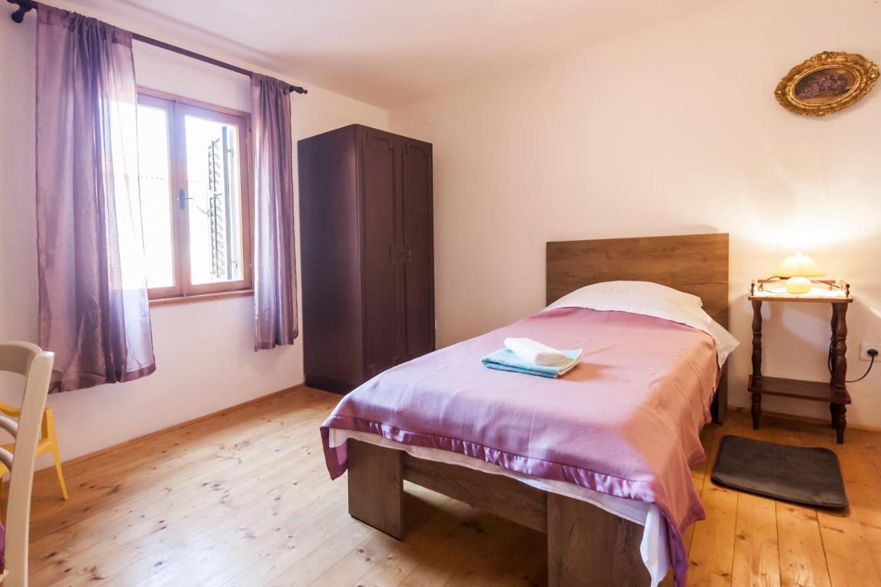 House Krizanic In Marcana, Istria, With 2 Apartments, Total 9 Guests מראה חיצוני תמונה