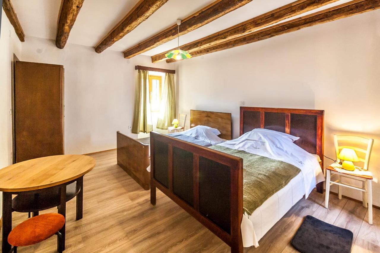 House Krizanic In Marcana, Istria, With 2 Apartments, Total 9 Guests מראה חיצוני תמונה