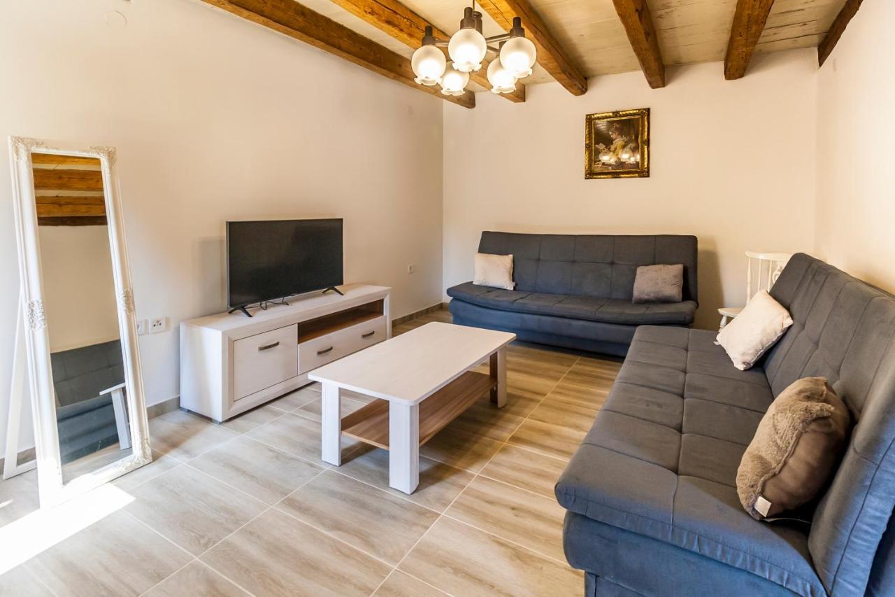 House Krizanic In Marcana, Istria, With 2 Apartments, Total 9 Guests מראה חיצוני תמונה