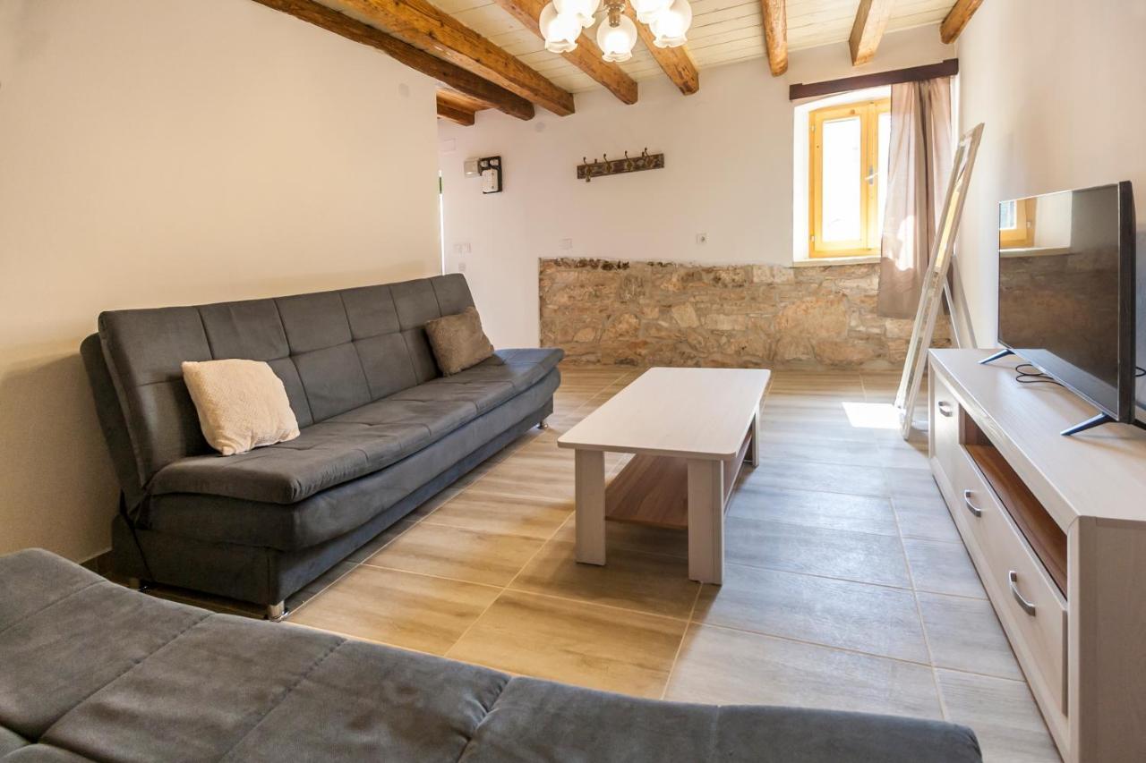 House Krizanic In Marcana, Istria, With 2 Apartments, Total 9 Guests מראה חיצוני תמונה