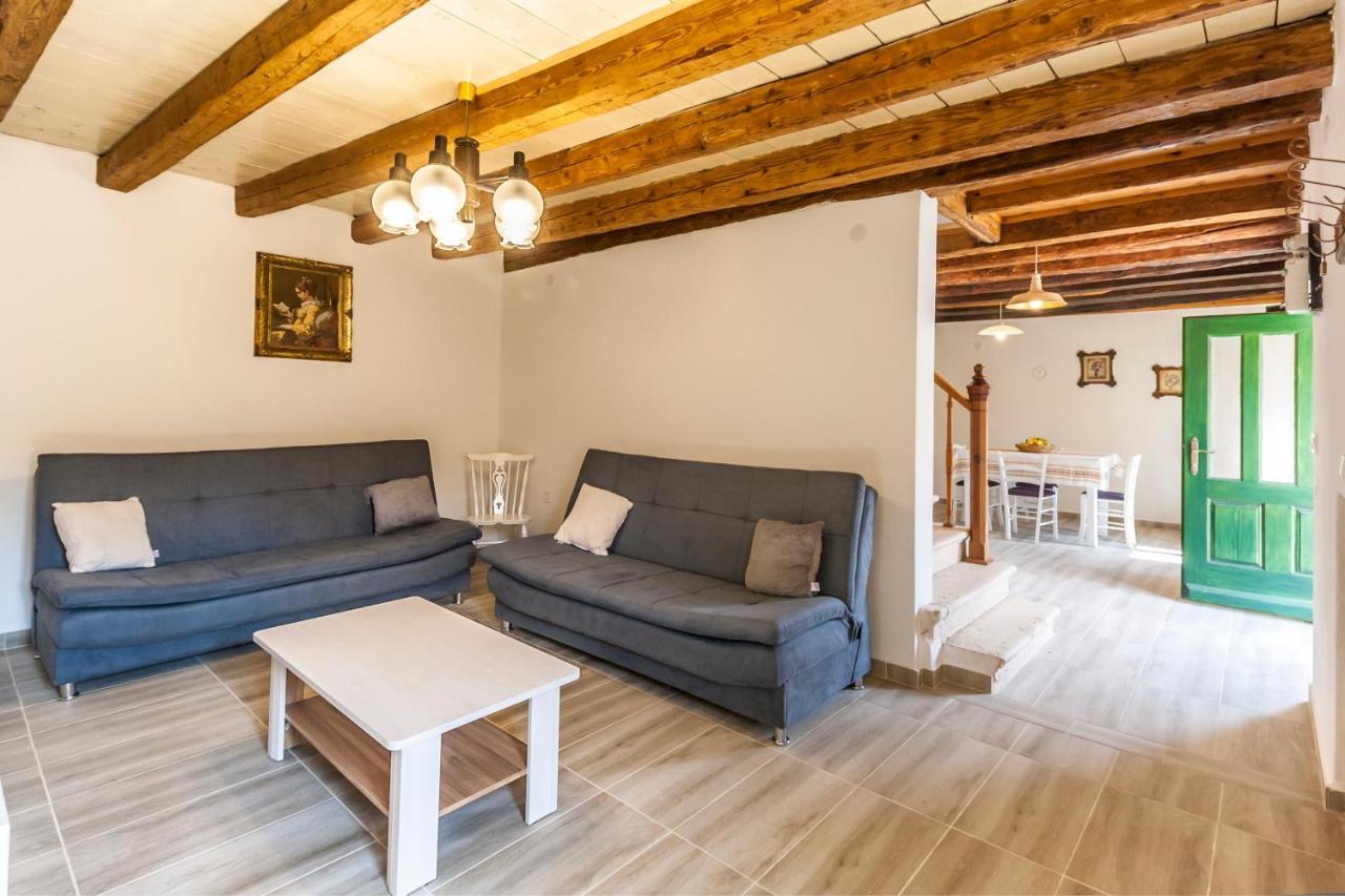 House Krizanic In Marcana, Istria, With 2 Apartments, Total 9 Guests מראה חיצוני תמונה